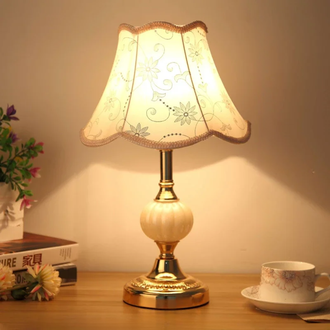 Quixy Bordlampe – skandinavisk stil med blomstermønster