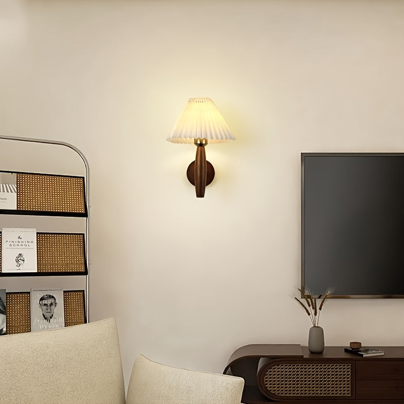 Nordisk Træ Væglampe | Retro Sengebordslampe med Plisseret Skærm