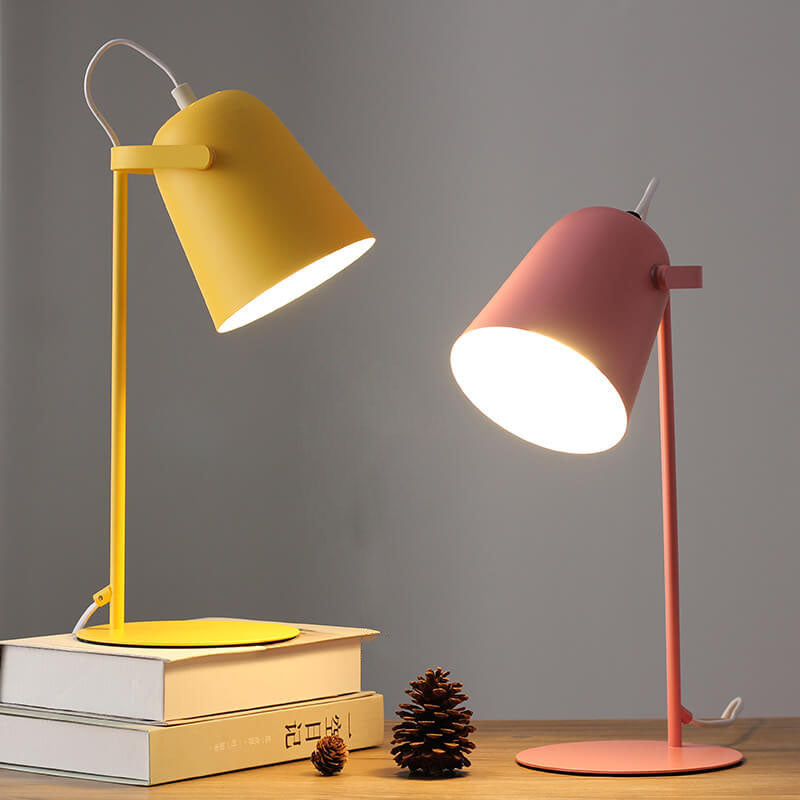 Nordisk LED-bordlampe – Læselampe i metal