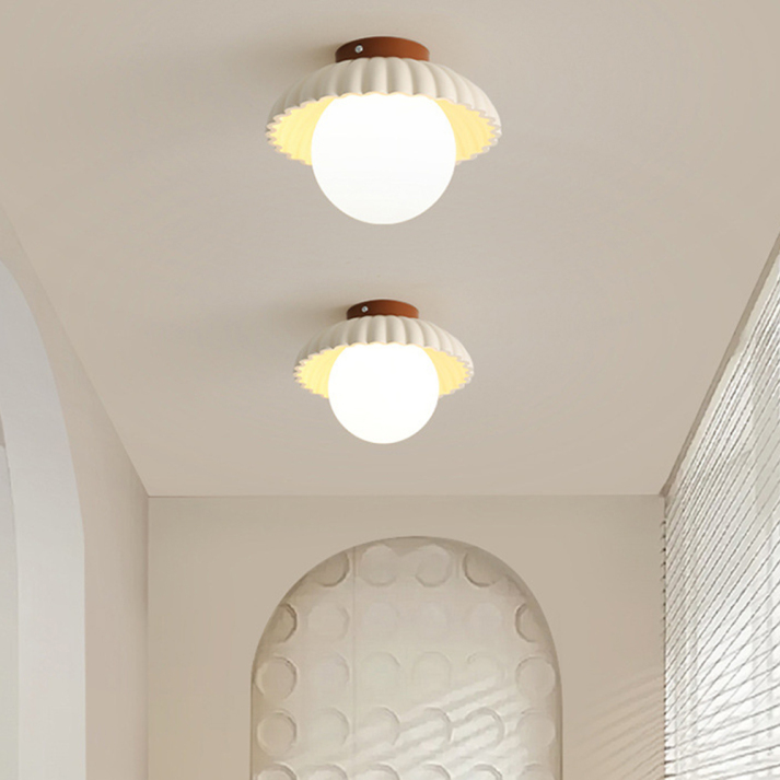 Loftlampe i jern og glas – blødt lys til gang og entré
