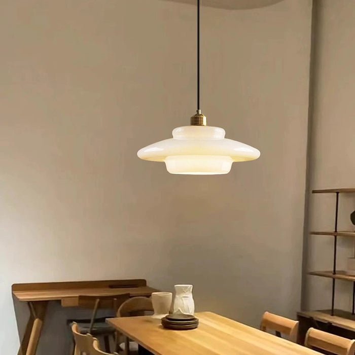 Hvid Glaspendel – Mid-century elegance i glas