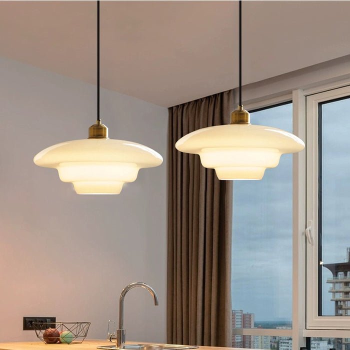 Hvid Glaspendel – Mid-century elegance i glas