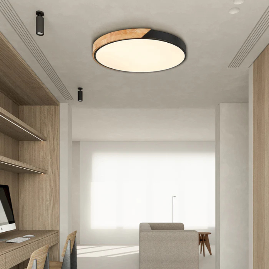 LED-loftlampe i træ og metal – nordisk design