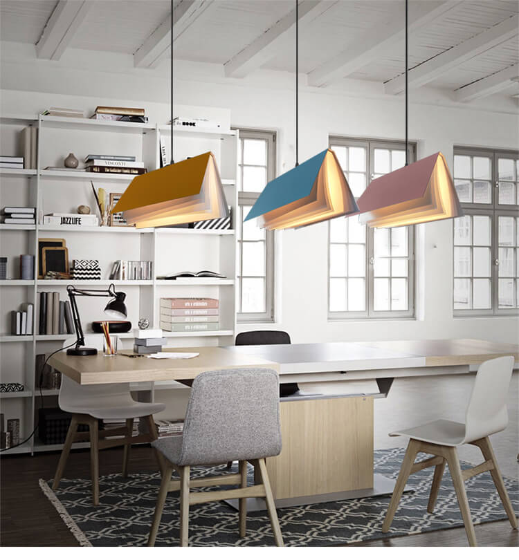 Flying Book Pendel – loftlampe med bogformet skærm
