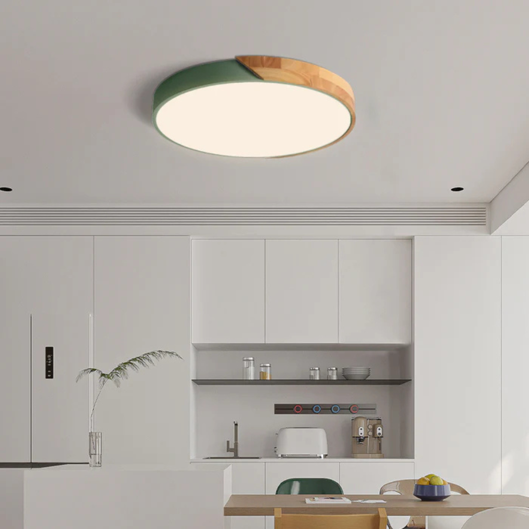 LED-loftlampe i træ og metal – nordisk design