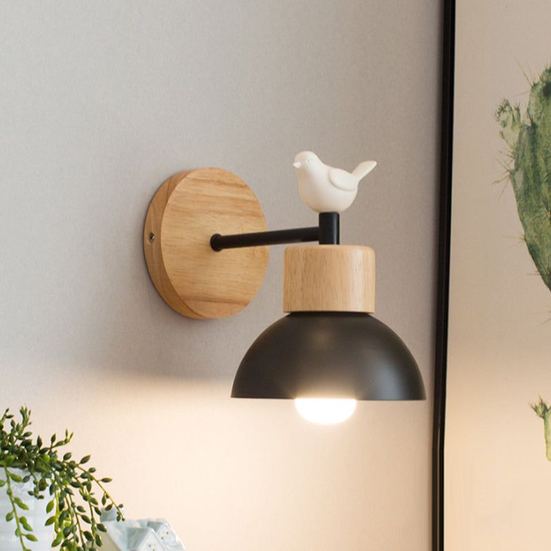 Træfugl Væglampe – Nordisk Design med Keramisk Detalje