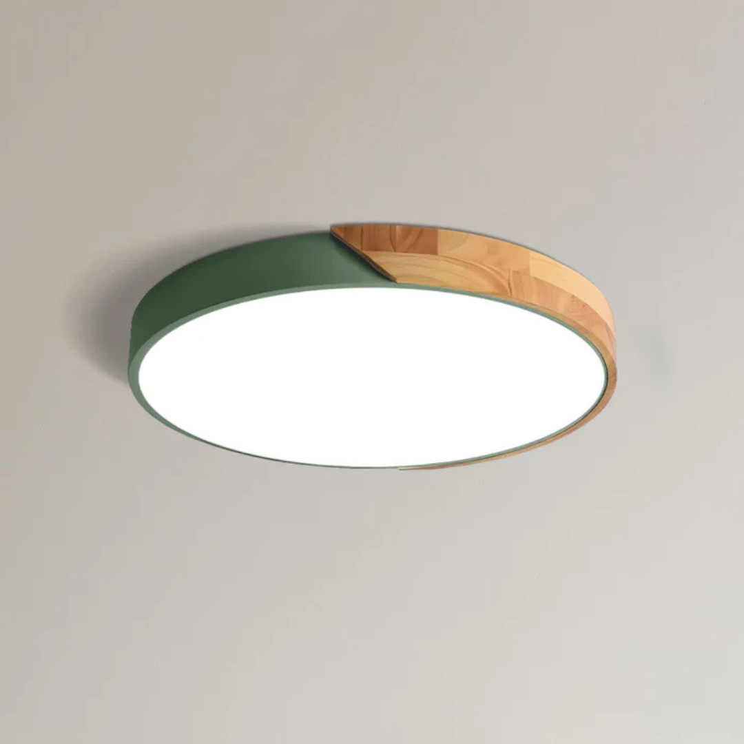 LED-loftlampe i træ og metal – nordisk design