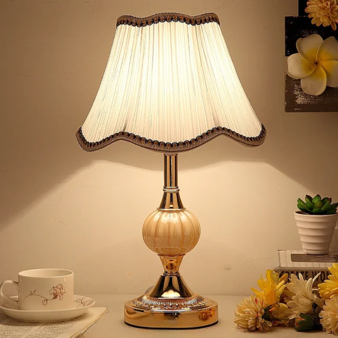 Quixy Bordlampe – skandinavisk stil med blomstermønster
