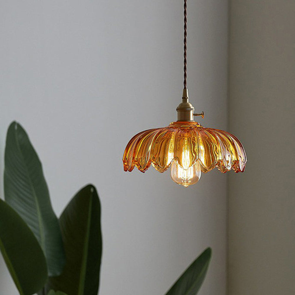 Vintage Blomsterpendel – Farvet glas i messing