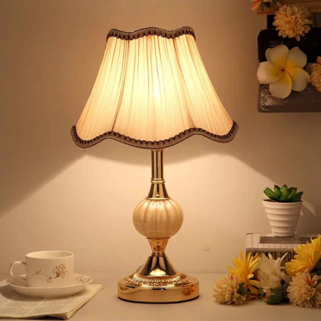 Quixy Bordlampe – skandinavisk stil med blomstermønster