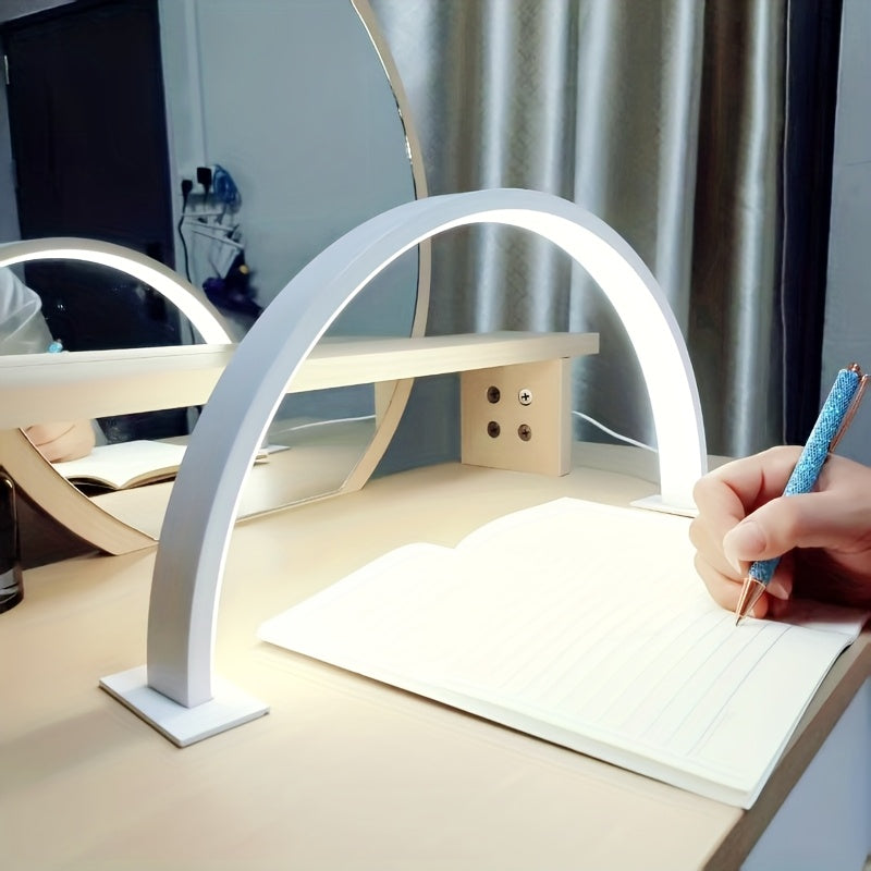 Crescent Moon – LED-skrivebordslampe med USB og dæmpning