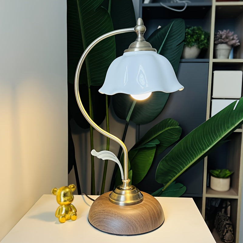 Vintage gåsehalslampe i antik messing – USB-drevet
