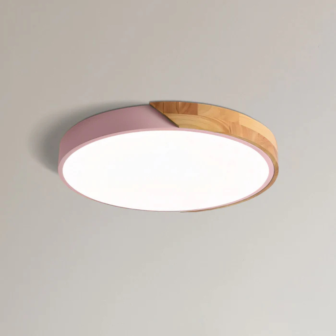 LED-loftlampe i træ og metal – nordisk design