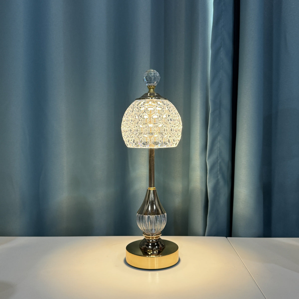 Crystal Touch – Genopladelig LED-bordlampe