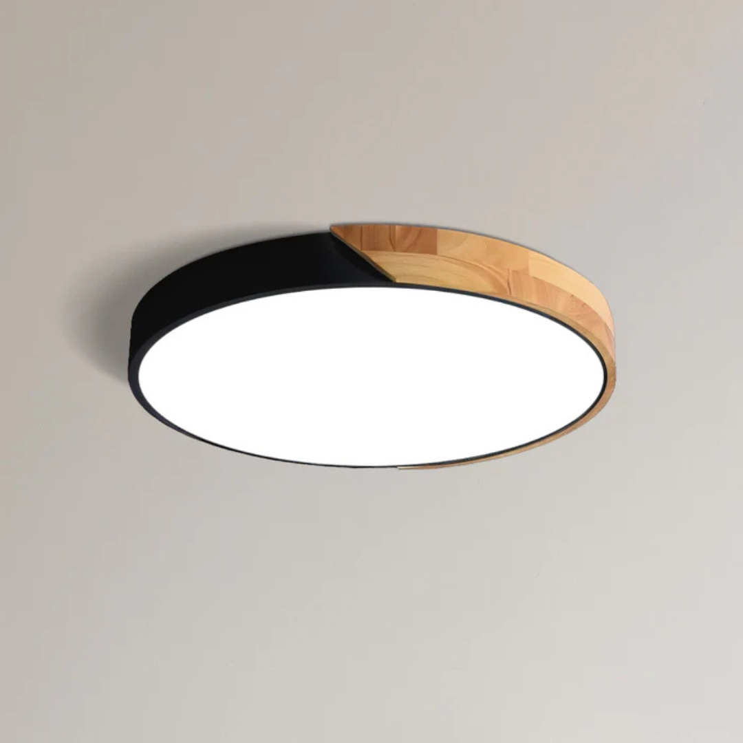 LED-loftlampe i træ og metal – nordisk design