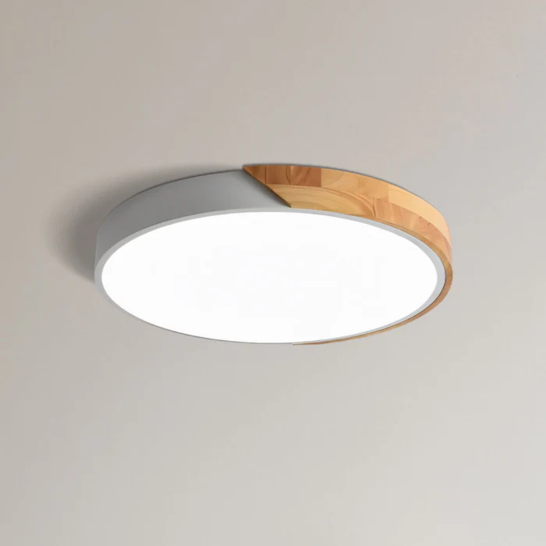 LED-loftlampe i træ og metal – nordisk design