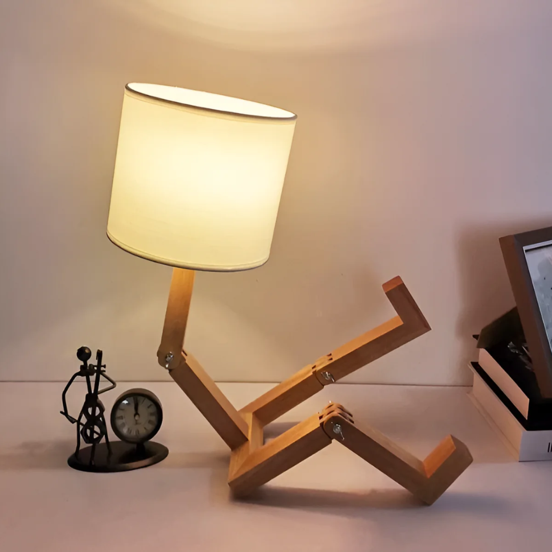 Rilna – Fleksibel bordlampe i massivt træ