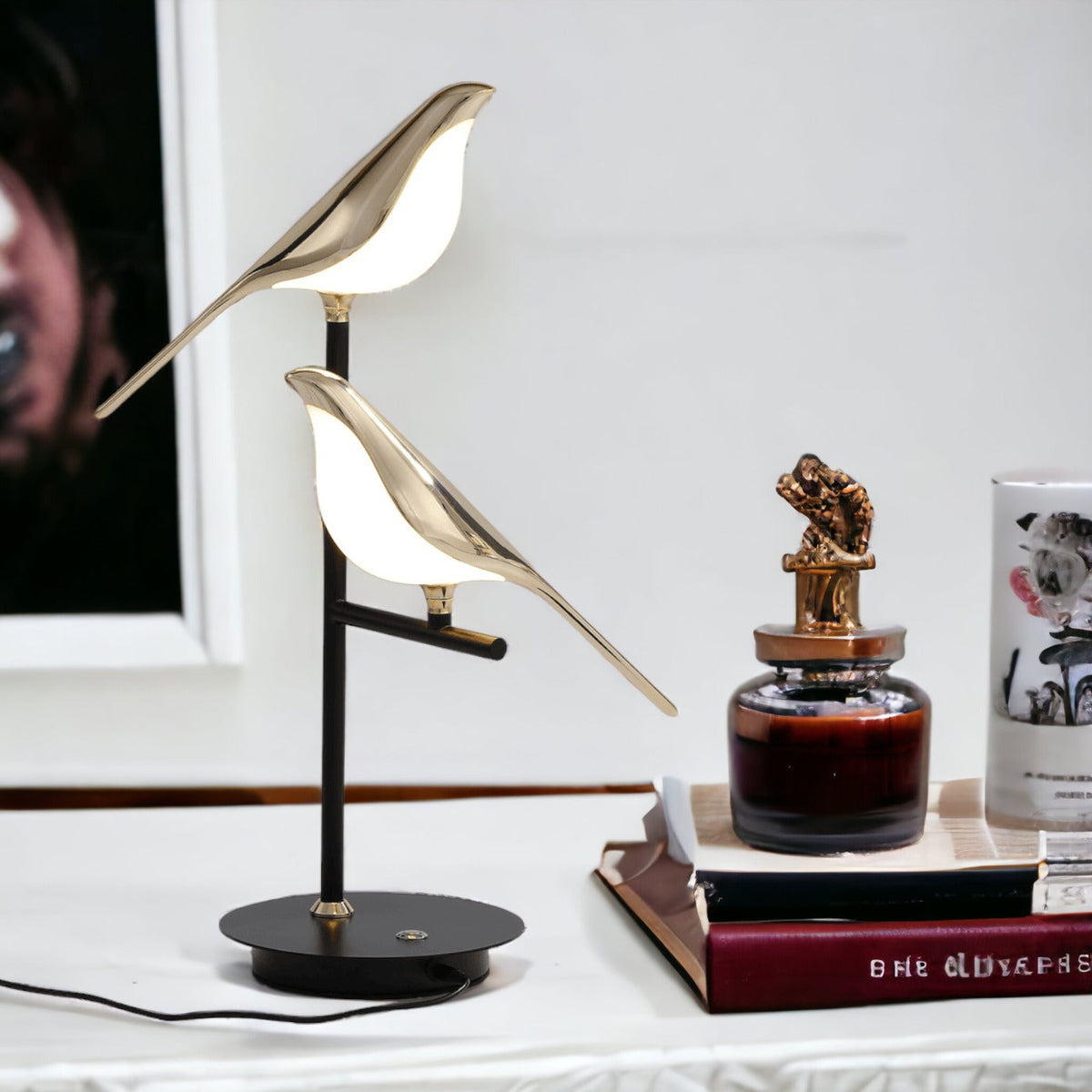 Golden Birdlight – nordisk væglampe med fugledesign