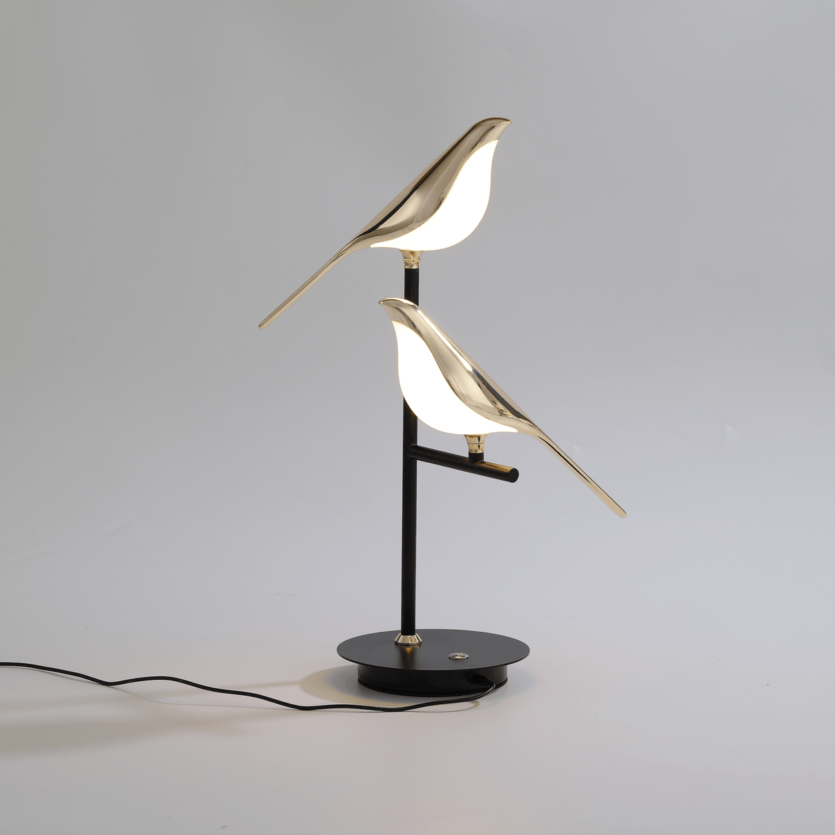 Golden Birdlight – nordisk væglampe med fugledesign