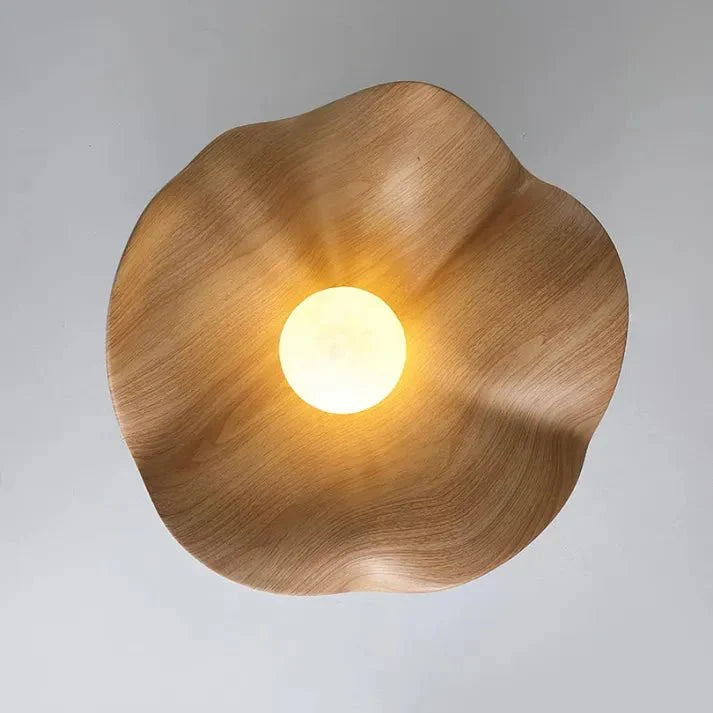 Lotus-loftlampe – organisk form i harpiks og jern