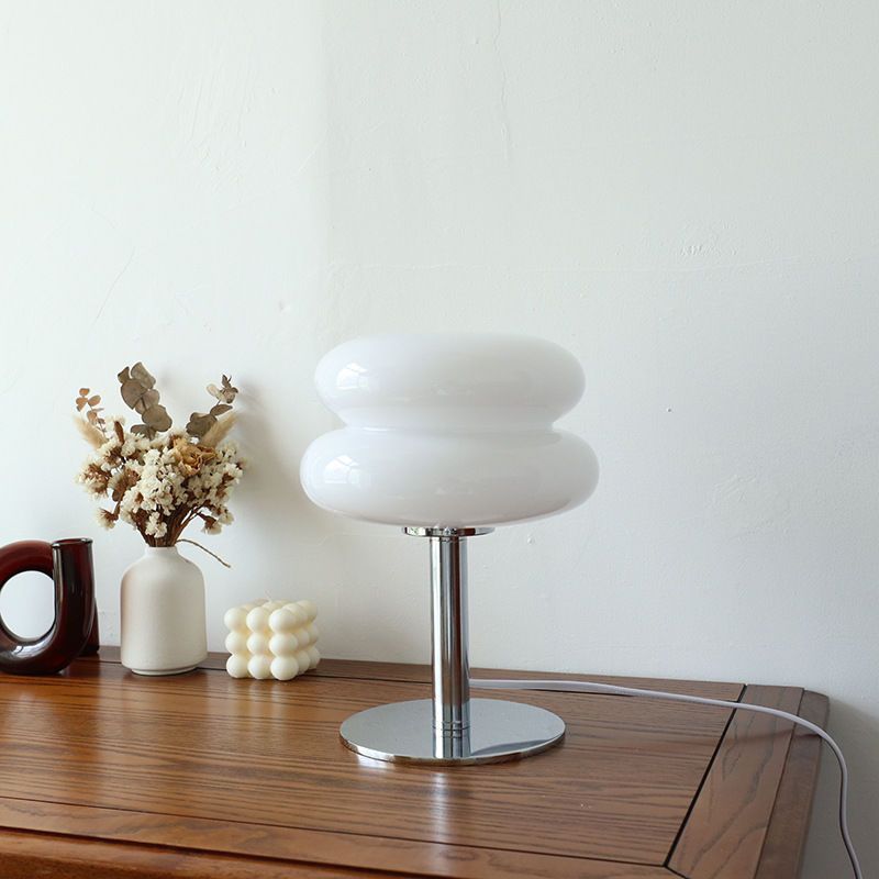 Italiensk Designerlampe – Glasbordlampe med kromfod