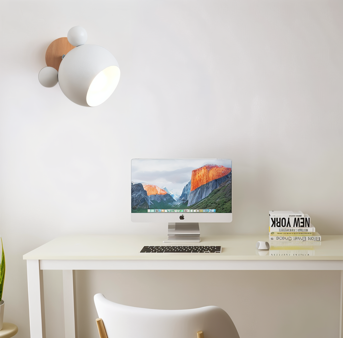 FlashMouse – Legende væglampe i aluminium og træ