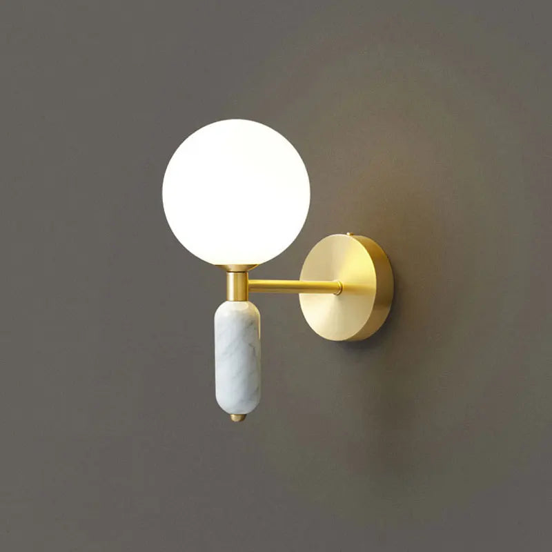 Marmor & Glas Væglampe – Elegant design med guldfinish