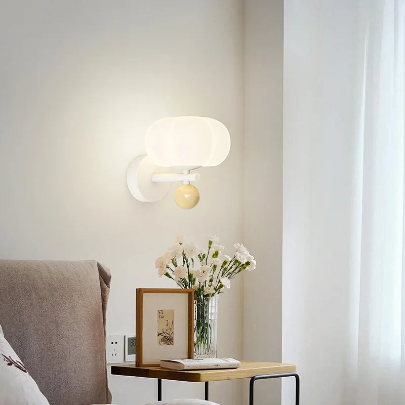 Græskarformet Væglampe – Nordisk glas- og metalsconce