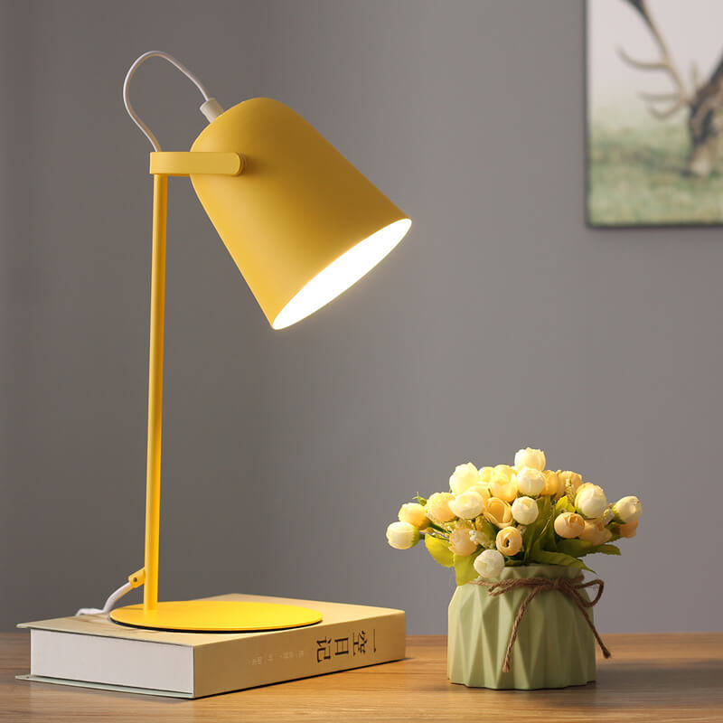 Nordisk LED-bordlampe – Læselampe i metal