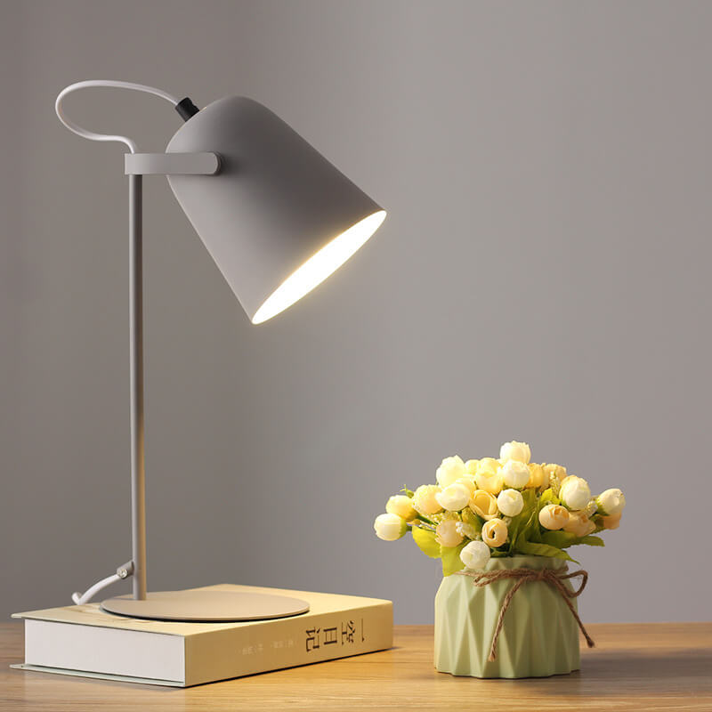 Nordisk LED-bordlampe – Læselampe i metal