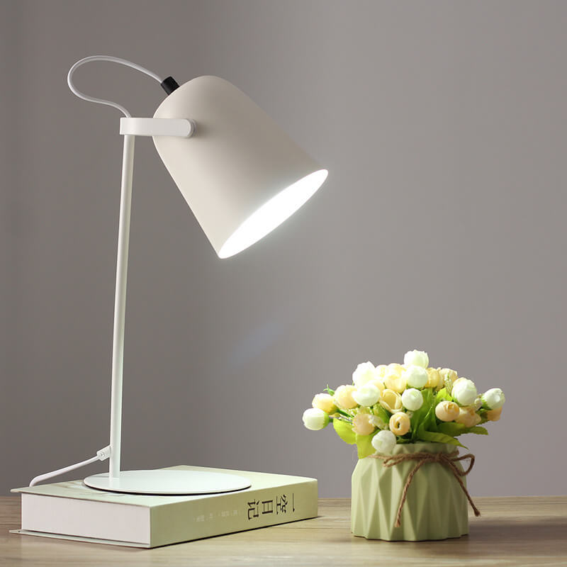 Nordisk LED-bordlampe – Læselampe i metal