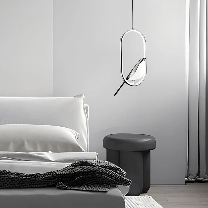 Magpie Pendel – nordisk loftlampe med fuglemotiv