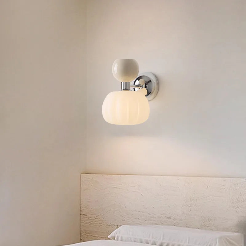 Græskarformet Væglampe – Nordisk glas- og metalsconce