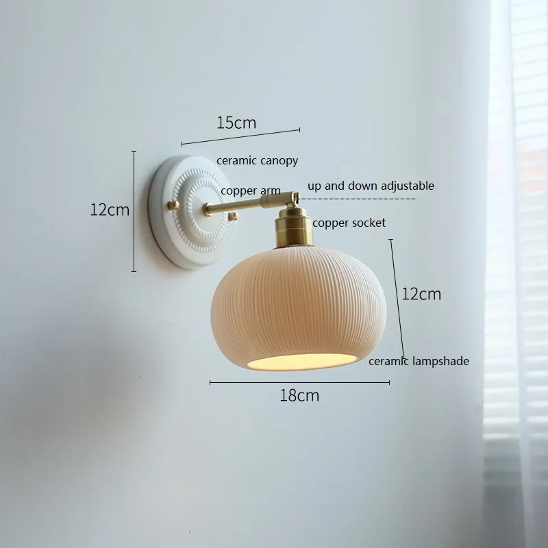 Nordic Cream – Keramisk væglampe i blomsterform