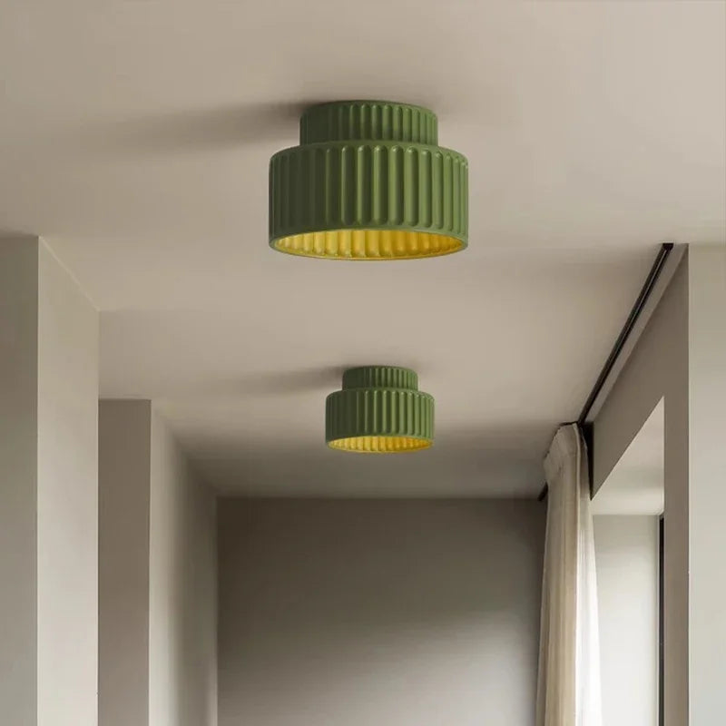 Nordic Ripple – loftlampe med ribbet resin-design