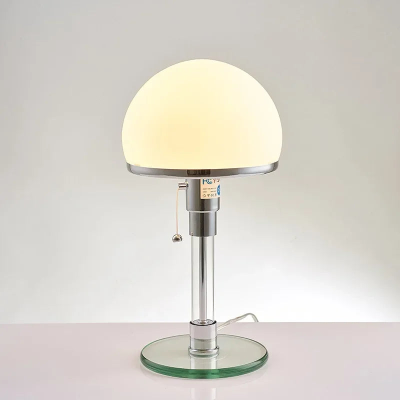 Wilhelm Bauhaus – Bordlampe i frosthærdet glas