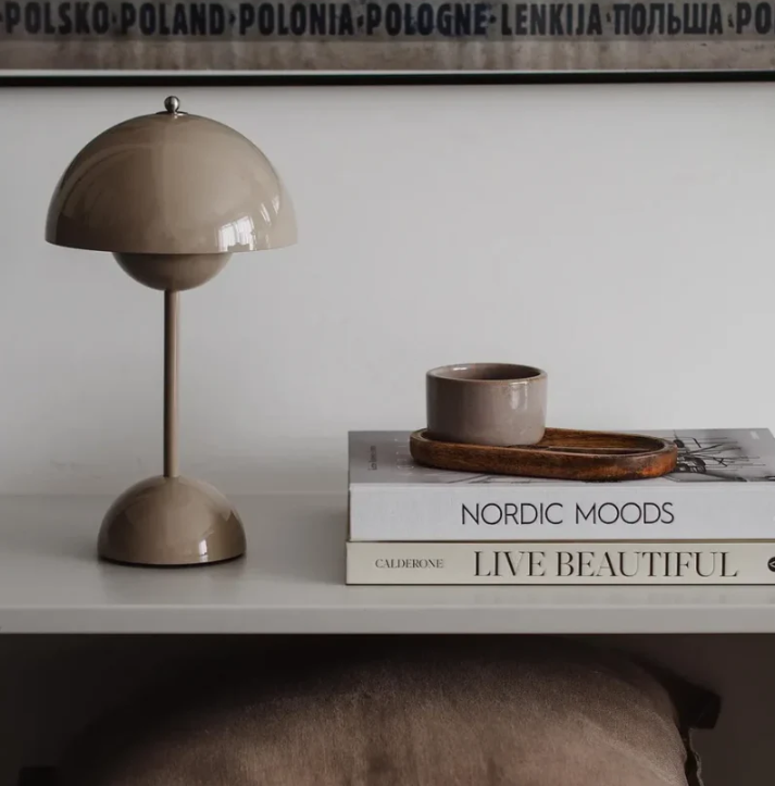 Touch-bordlampe – skandinavisk design med tre lysstyrker