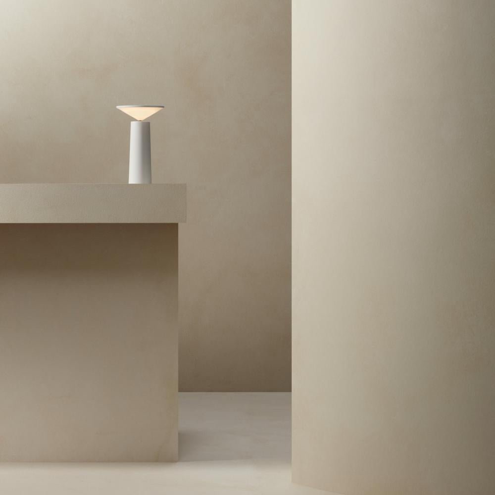 Aurora Libra – Dæmpbar designerbordlampe