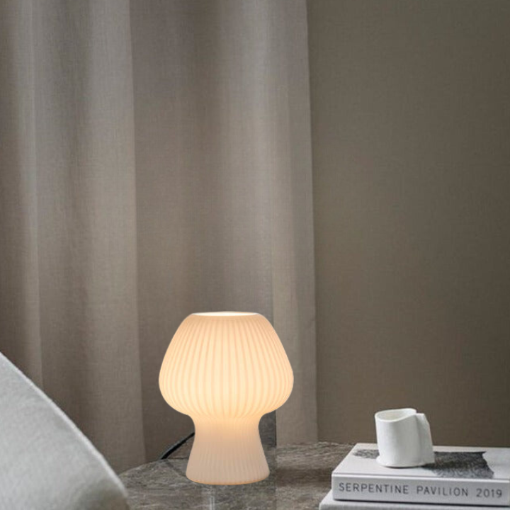 Vintage natbordslampe – svampeformet i ribbet glas