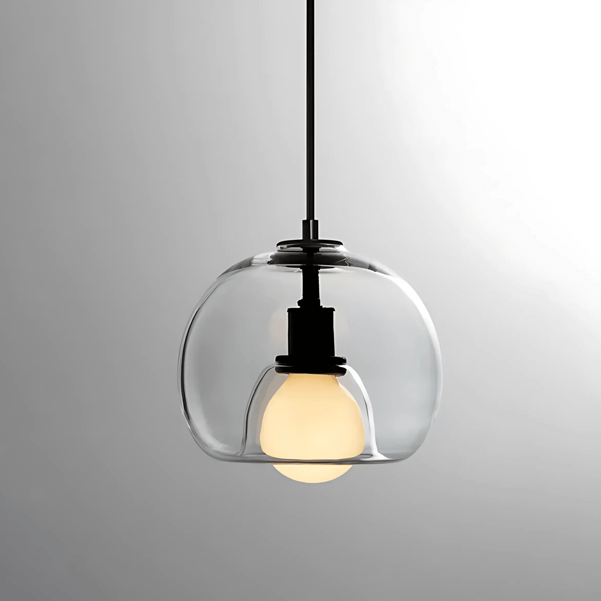 Clyde – Håndblæst glaspendel i enkelt design