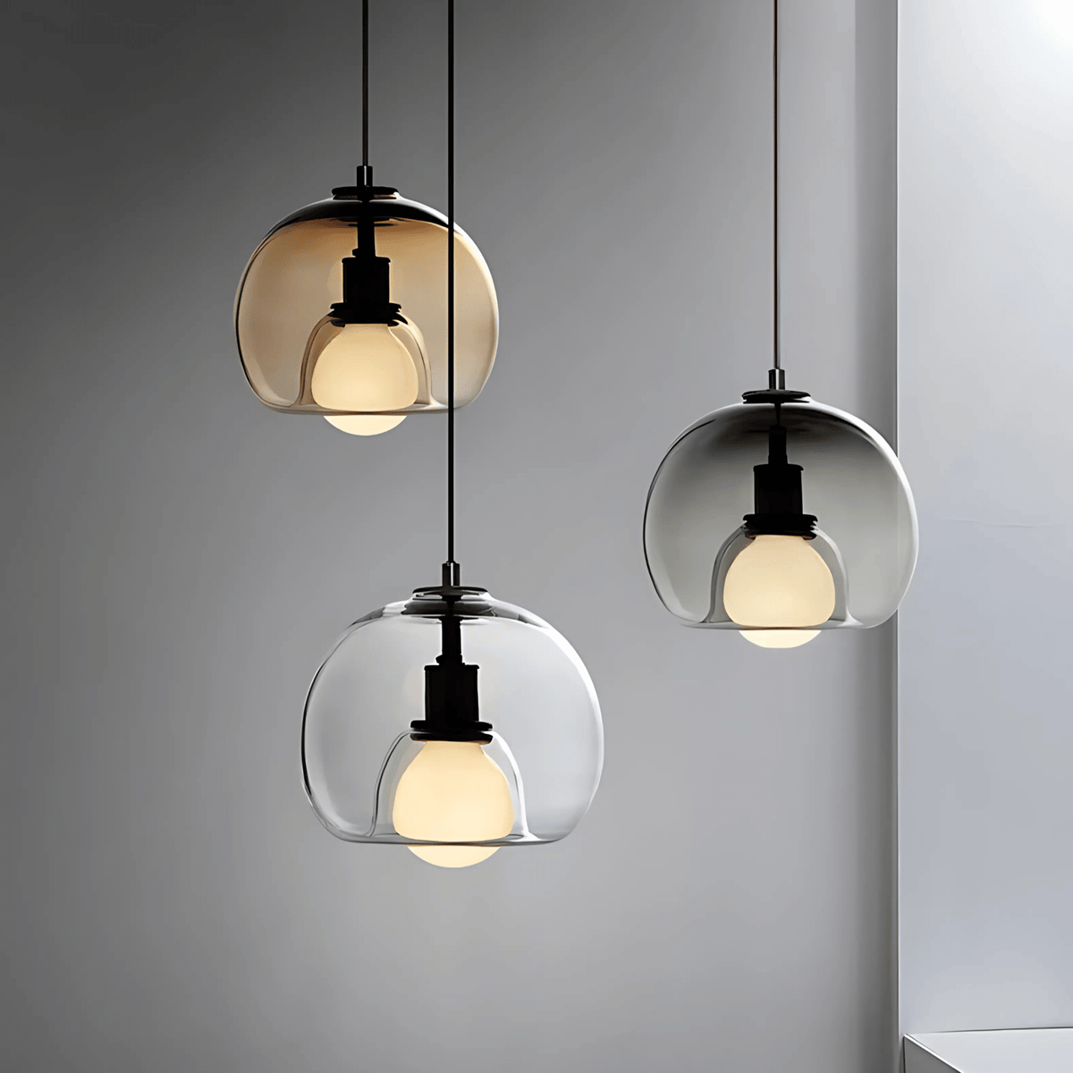 Clyde – Håndblæst glaspendel i enkelt design