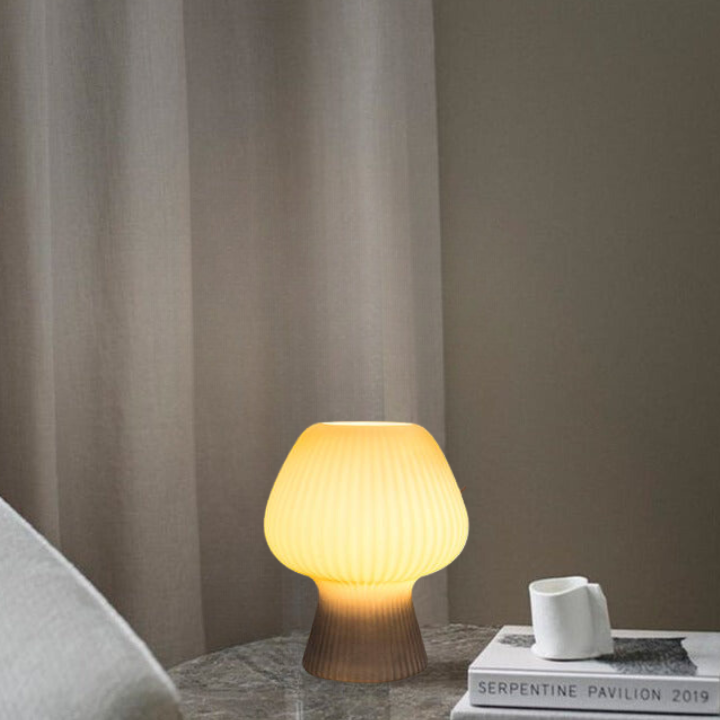 Vintage natbordslampe – svampeformet i ribbet glas