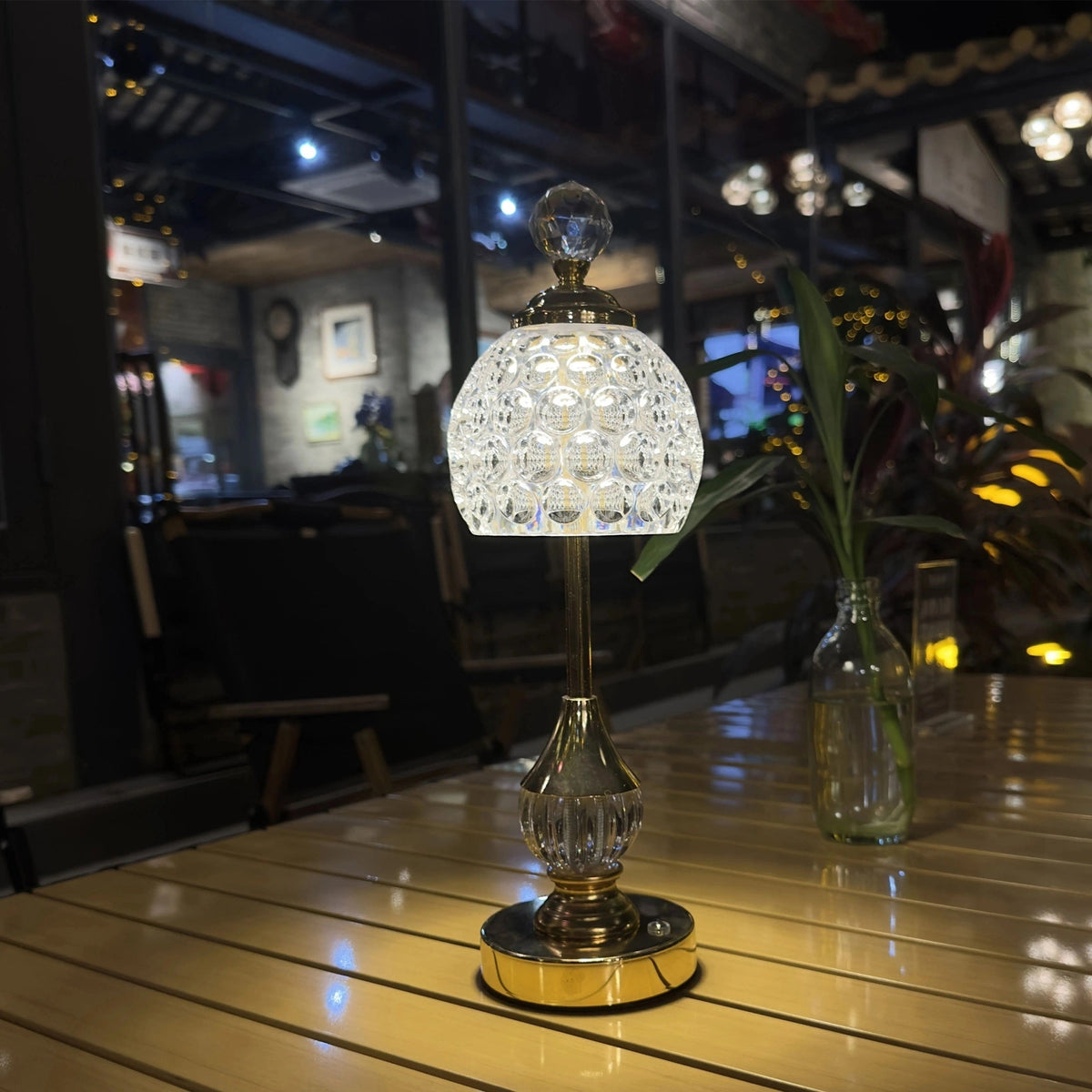Crystal Touch – Genopladelig LED-bordlampe