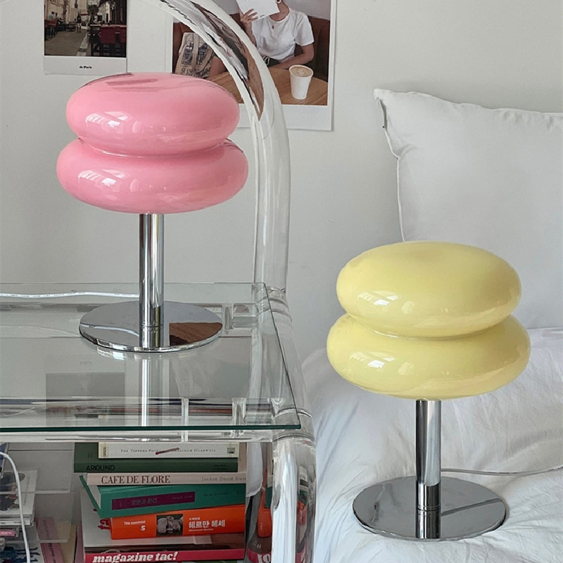 Italiensk Designerlampe – Glasbordlampe med kromfod