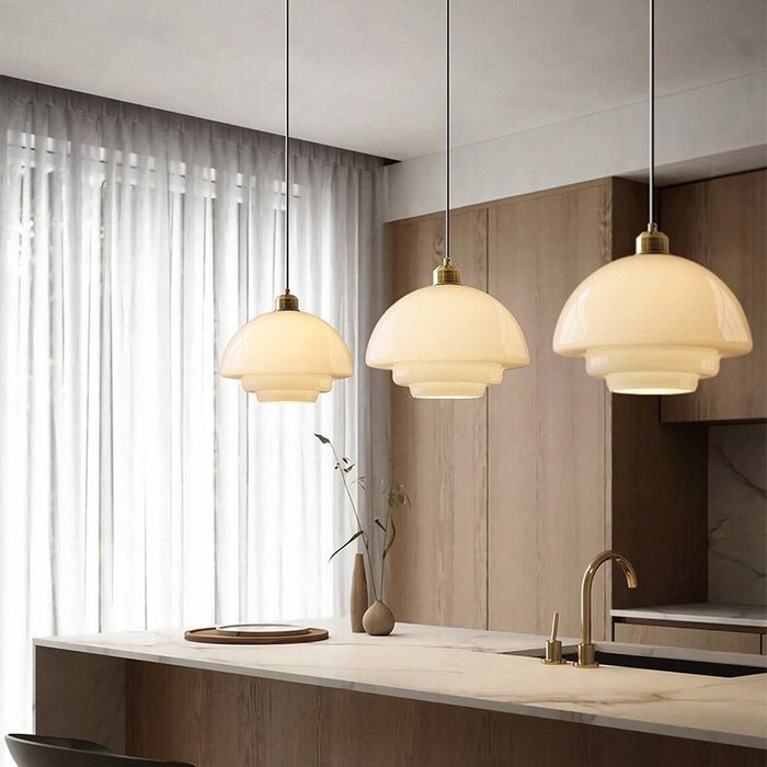 Hvid Glaspendel – Mid-century elegance i glas