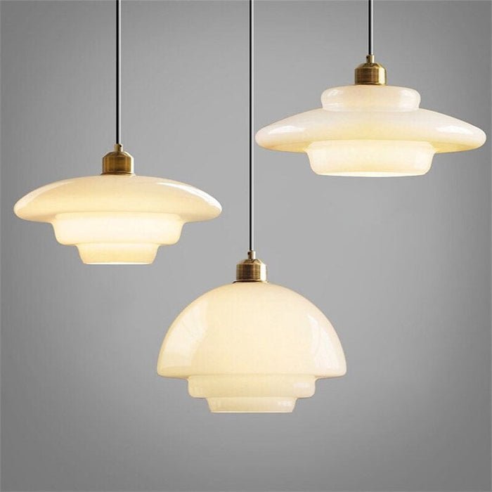 Hvid Glaspendel – Mid-century elegance i glas