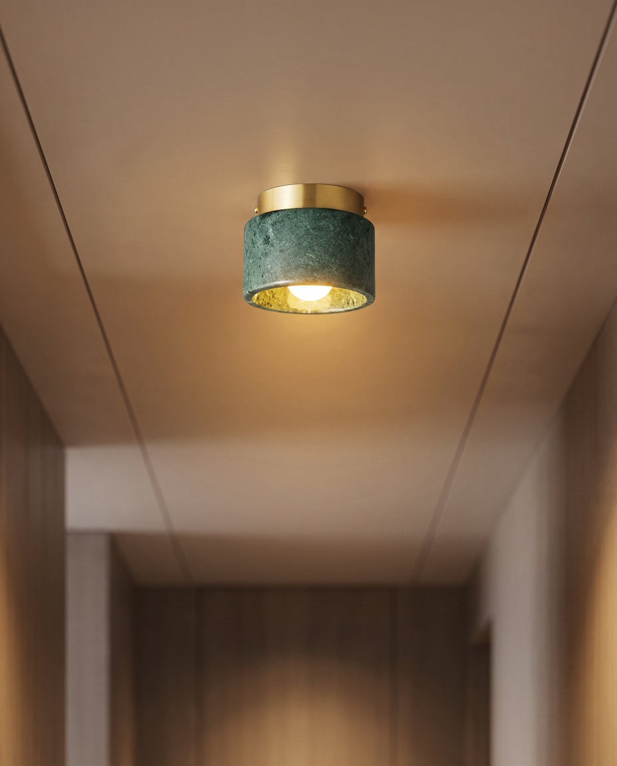 Marmorloftlampe – nordisk downlight i sten og metal