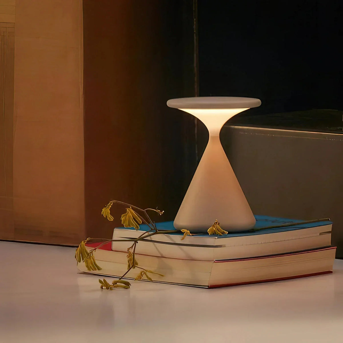 Aurora Trådløs Bordlampe – Timeglasdesign